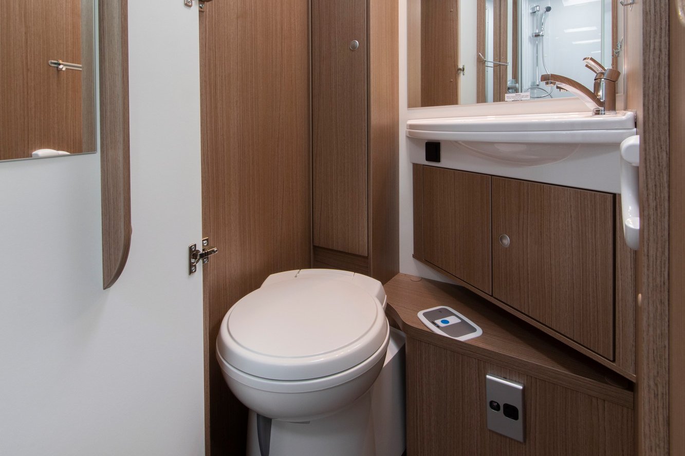Twin King for 4 - Carado T447 - Toilet basin