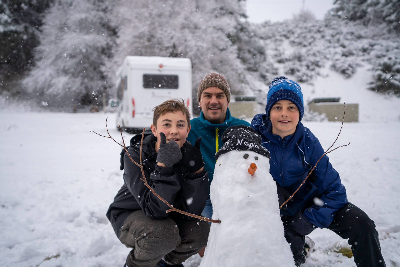 family traveling in a Wilderness Motorhome at Lake Heron