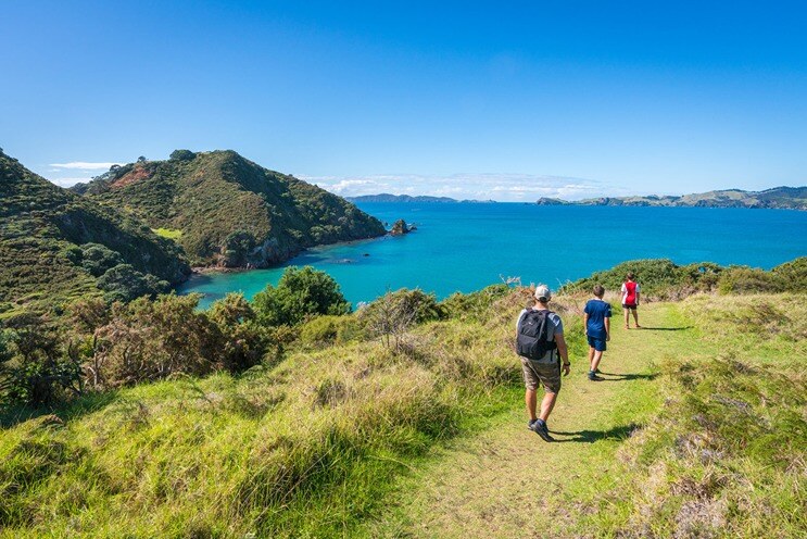 RS21751_Hiking Mahinepua Penninsula-scr