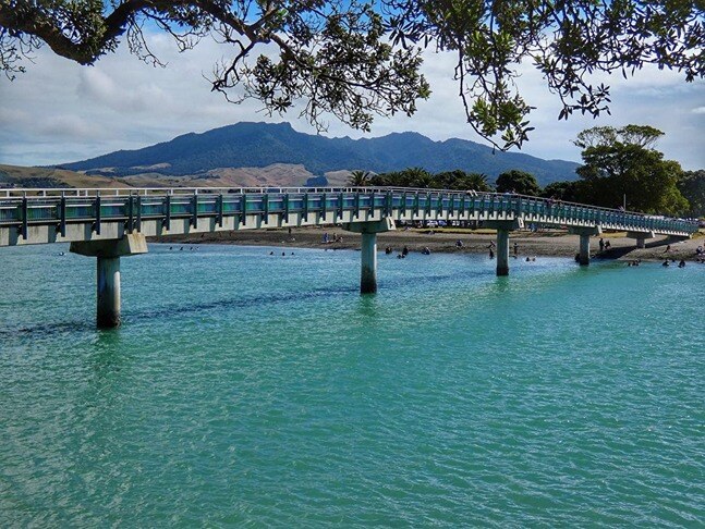 Raglan foot bridge