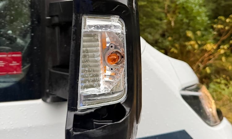 B749089E Damage 1