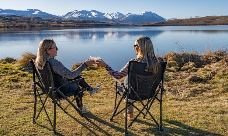 afternoon-gin-lake-alexandrina-meghan-laurie-horizontal
