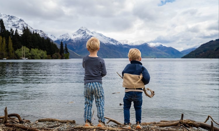 Floor Velthuis_Queenstown lake 750x450