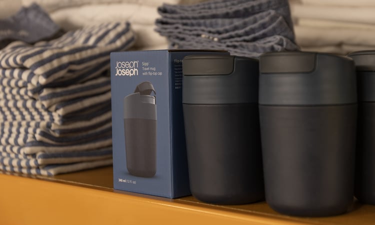 14 - Travel mugs