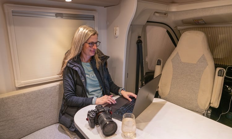 camper-meghan-laptop-budget