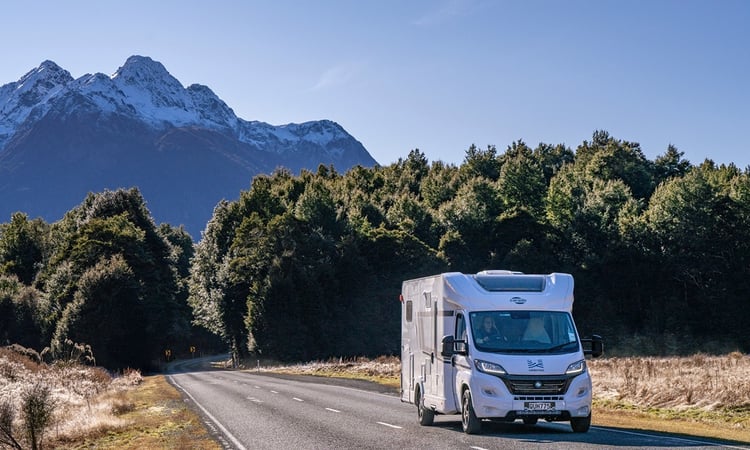 Motorhome-driving-milford-road-fiordland