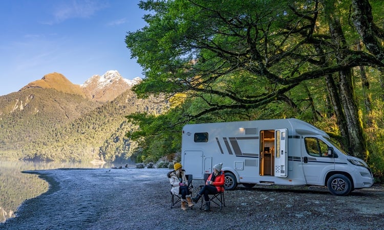 Motorhome coffee-lake-gunn-fiordland