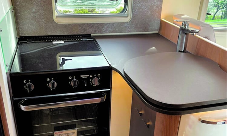Oven-motorhome