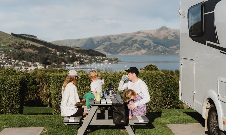 Akaroa-family of 4
