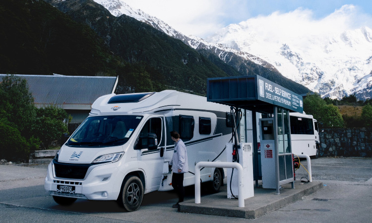 Filling up a motorhome with diesel 