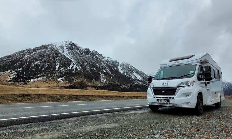 Evan Cheung_ Hooker Valley Road 2023