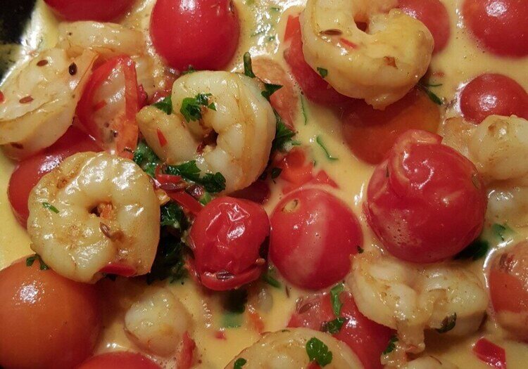 Spiced prawn & tomato curry
