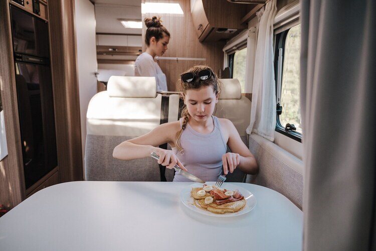 Banana Pancakes cooking T447