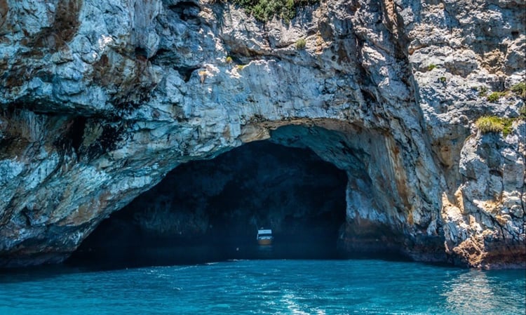 Poor Knights island cave