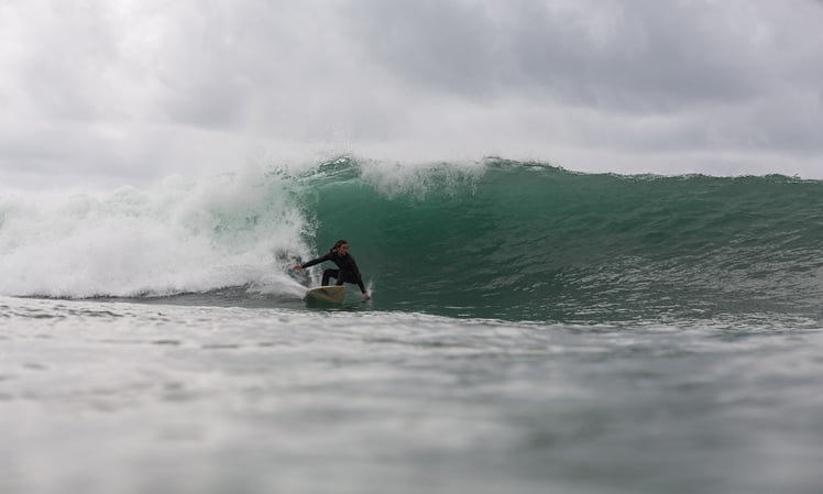 Raglan surfing
