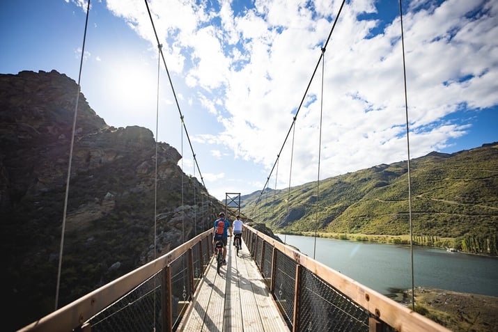 Lake Dunstan cycle bridge