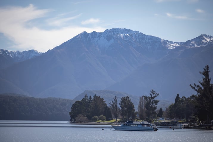 Te Anau lake