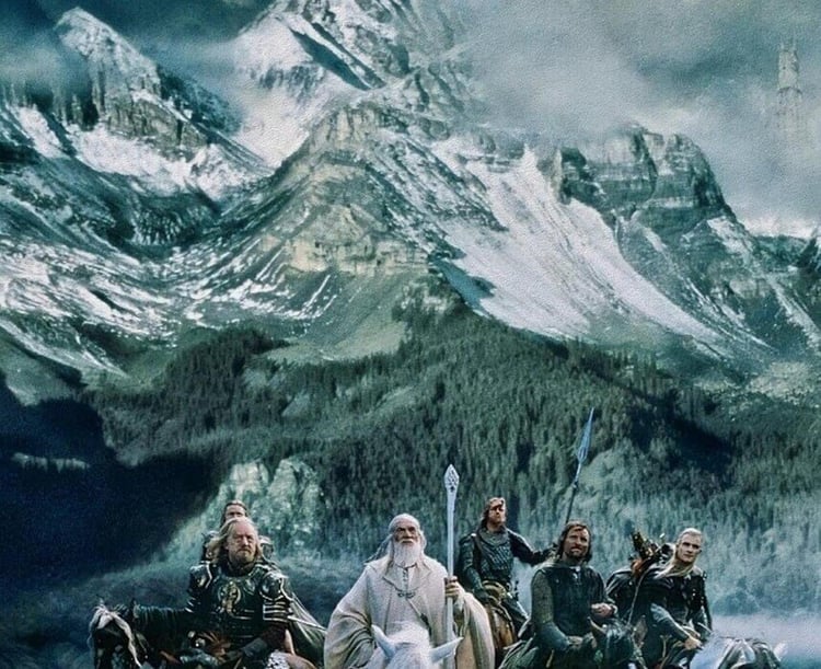 LOTR Mountains and forest action shot