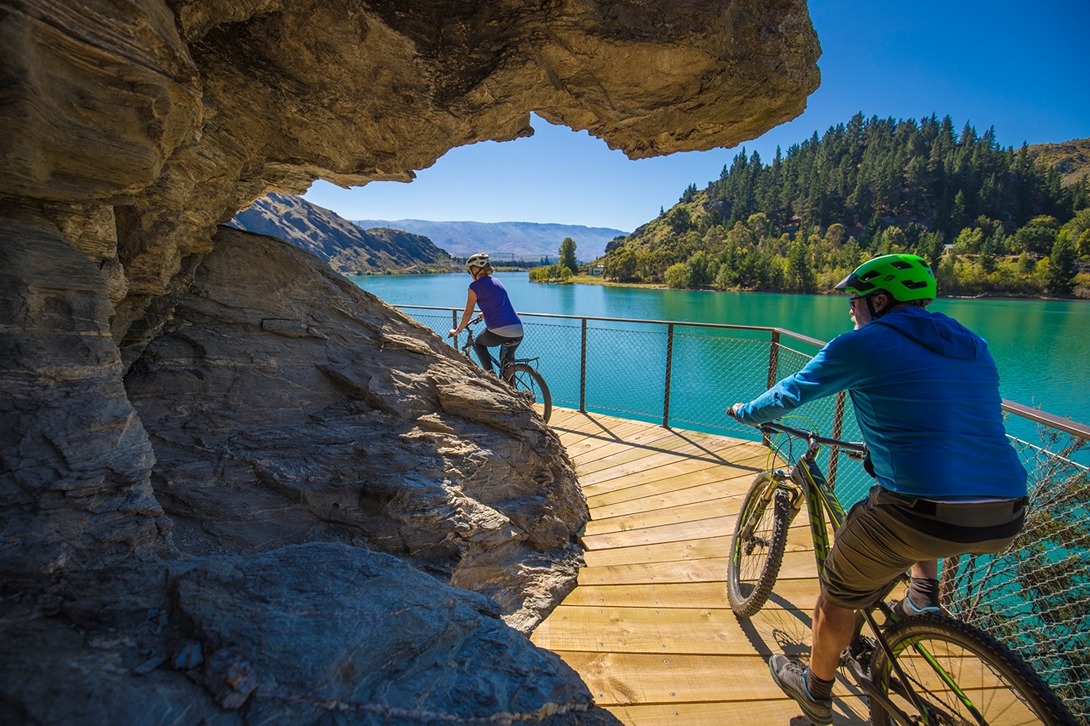Lake Dunstan Trail - credit to Tourism Central Otago and Ross McKay