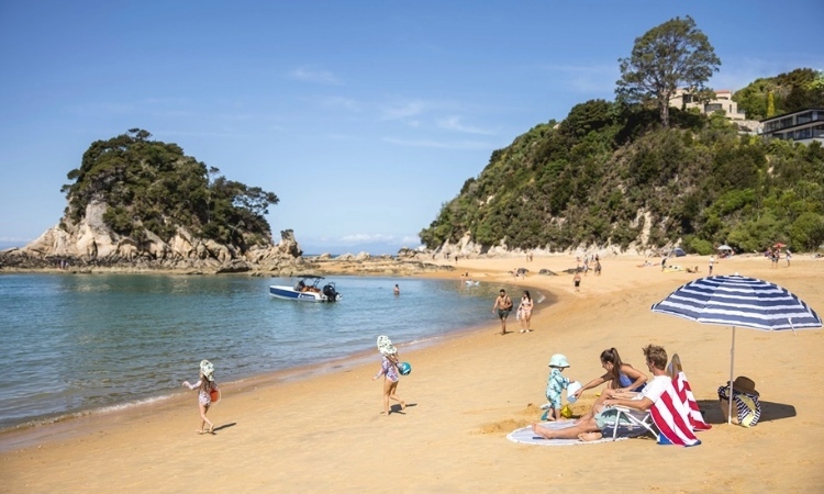 Kaiteriteri  Nelson - TNZ (Miles Holden)