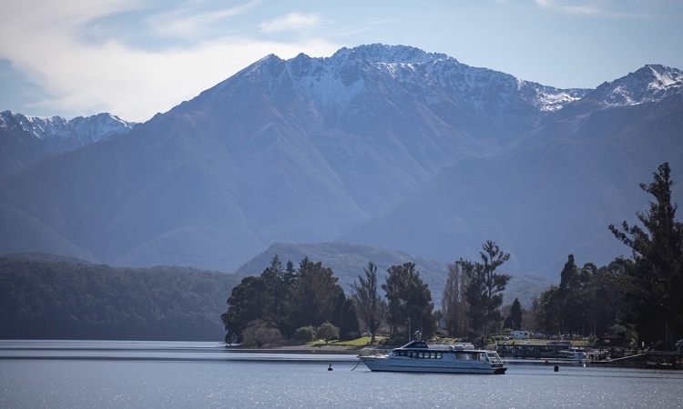 Te Anau lake