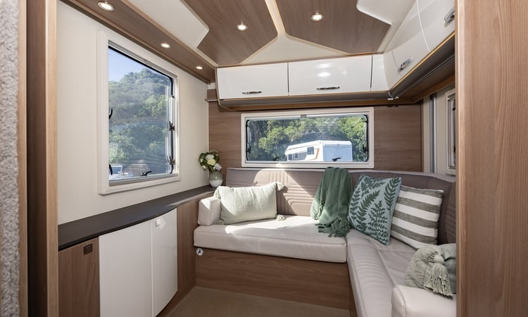 TD744 USED living area