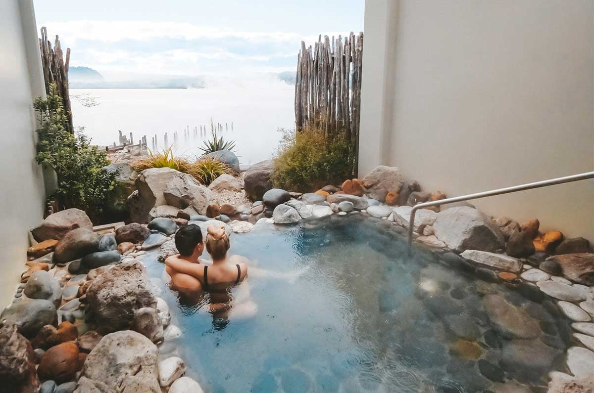 Couple-at-polynesian-spa-rotorua