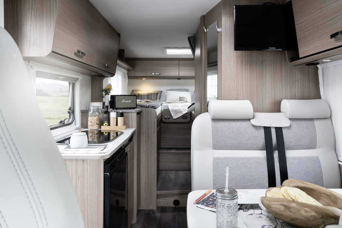 Motorhome for 2, dining and kitchen