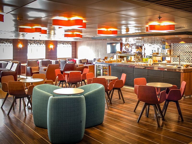 cook-strait-ferrie-lounge