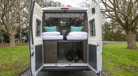 Opening rear doors Opening rear doors
